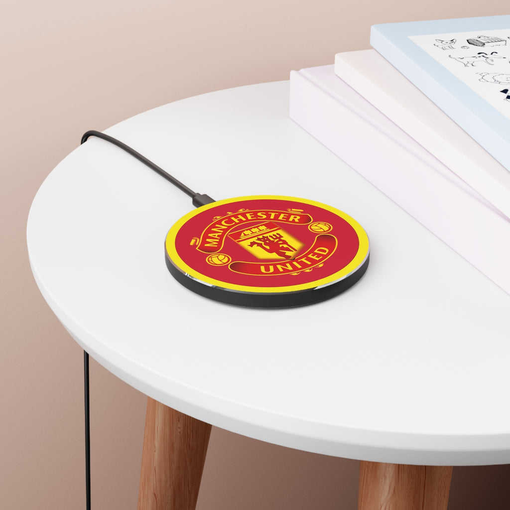 Manchester United FC wireless charger with red and yellow crest, 10W fast charging, aluminium casing, compatible with Qi-enabled devices