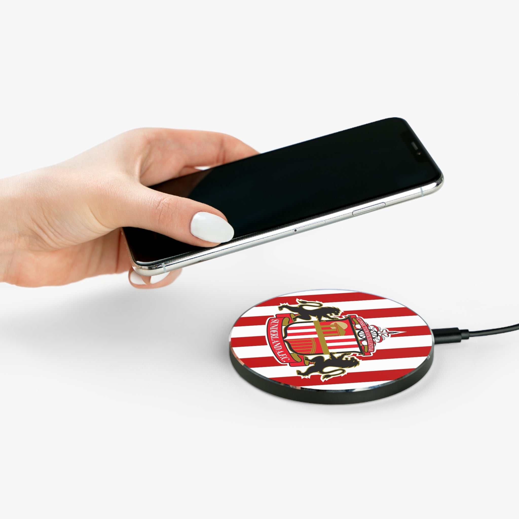 Sunderland FC wireless charger with 10W fast charging, aluminium casing, and club crest design