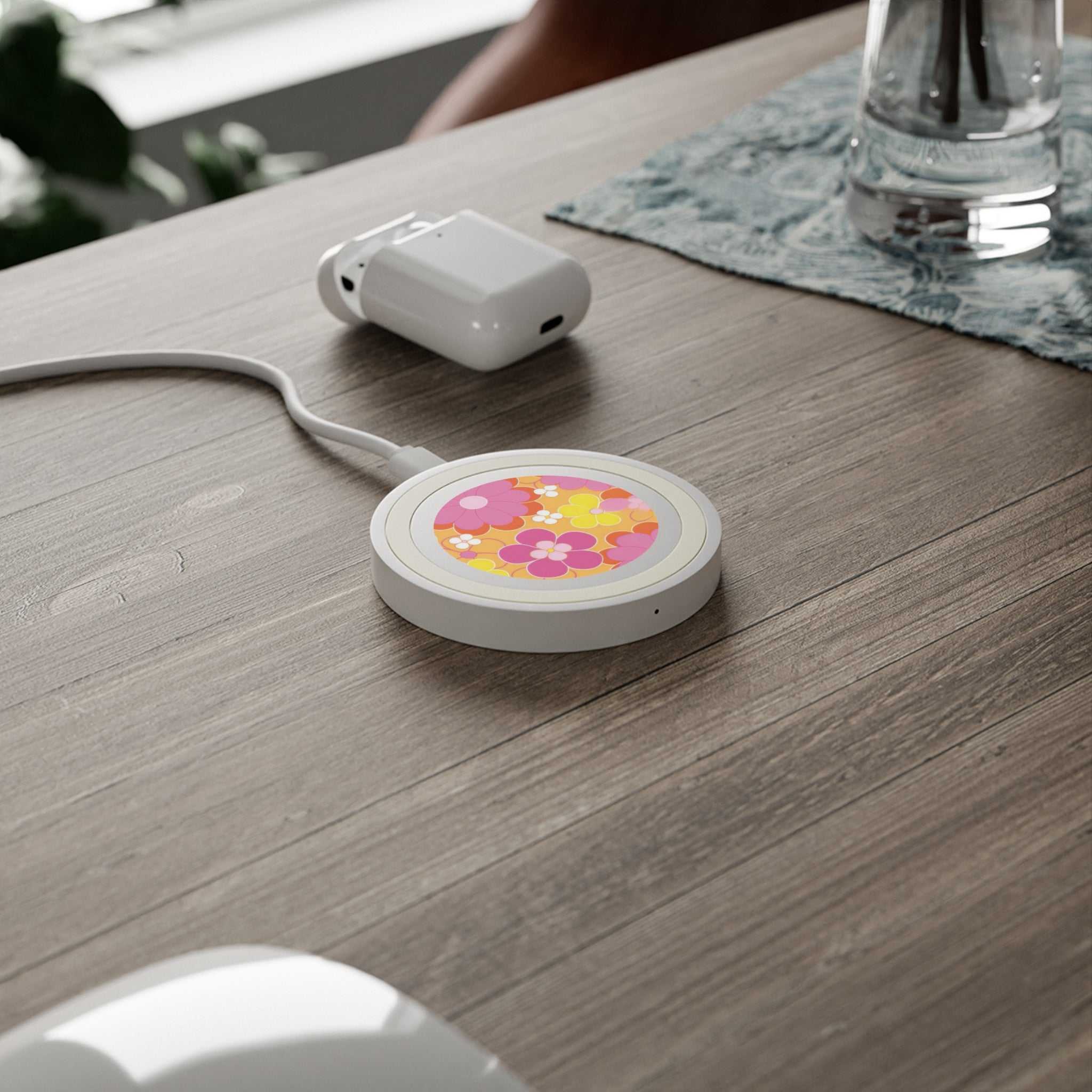 Retro Floral Design Wireless Charging Pad